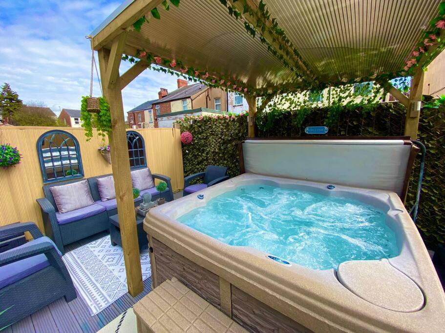 New…The Hottub House Blackpool Pleasure Beach المظهر الخارجي الصورة