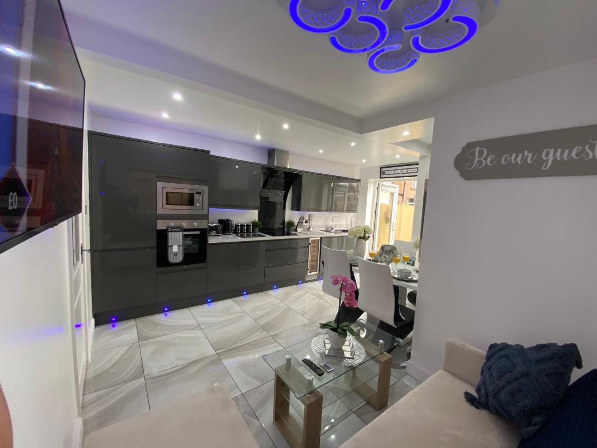 New…The Hottub House Blackpool Pleasure Beach المظهر الخارجي الصورة